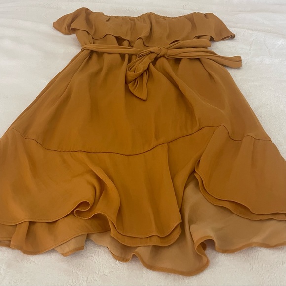 MAHINA Mini High-Low Tube Dress with Ruffled Hem- Medium - Picture 7 of 9